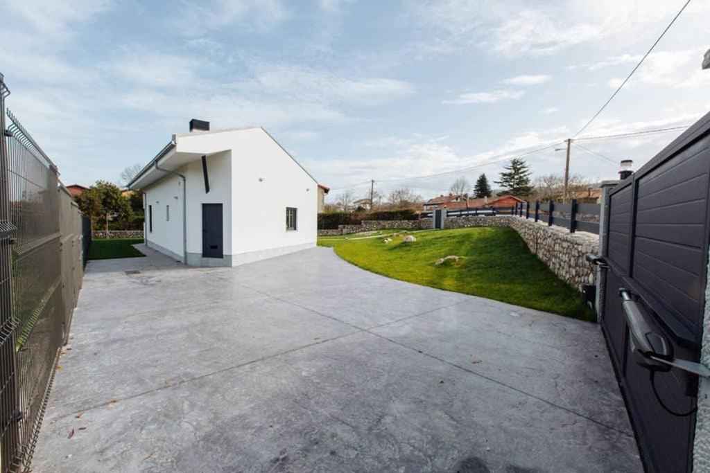 La Llosina Vivienda Vacacional Alquiler Integro Llanes Buitenkant foto